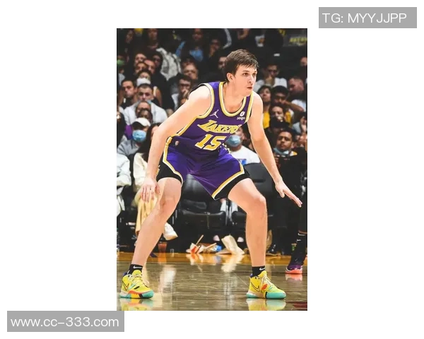 詹姆斯称赞卡鲁索:每支球队都需一位懂得成功与逆境的平稳者 詹姆斯称赞卡鲁索:每支球队都需一位懂得成功与逆境的平稳者