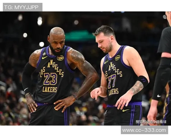 艾顿谈篮球哲学:得分与出手数不重要我信任东契奇詹姆斯和里夫斯的能力 艾顿谈篮球哲学:得分与出手数不重要我信任东契奇詹姆斯和里夫斯的能力