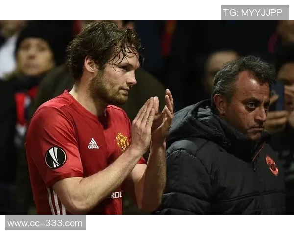 阿贾克斯有意租借曼联中场乌加特小布林德成备选方案 阿贾克斯有意租借曼联中场乌加特小布林德成备选方案